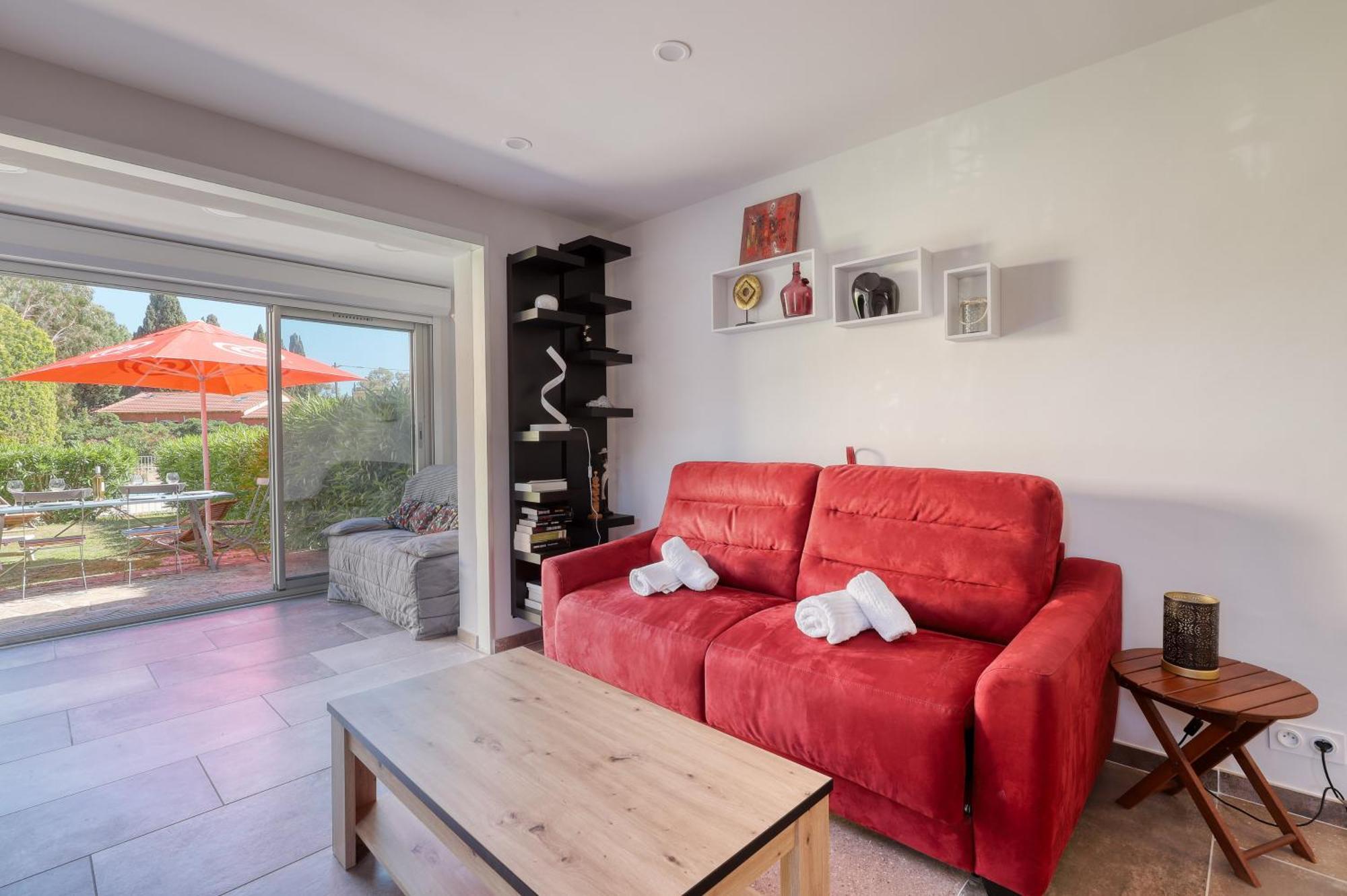 Magnificent Newly Renovated Close To Beach & Swimming Pool Le Lavandou Eksteriør bilde