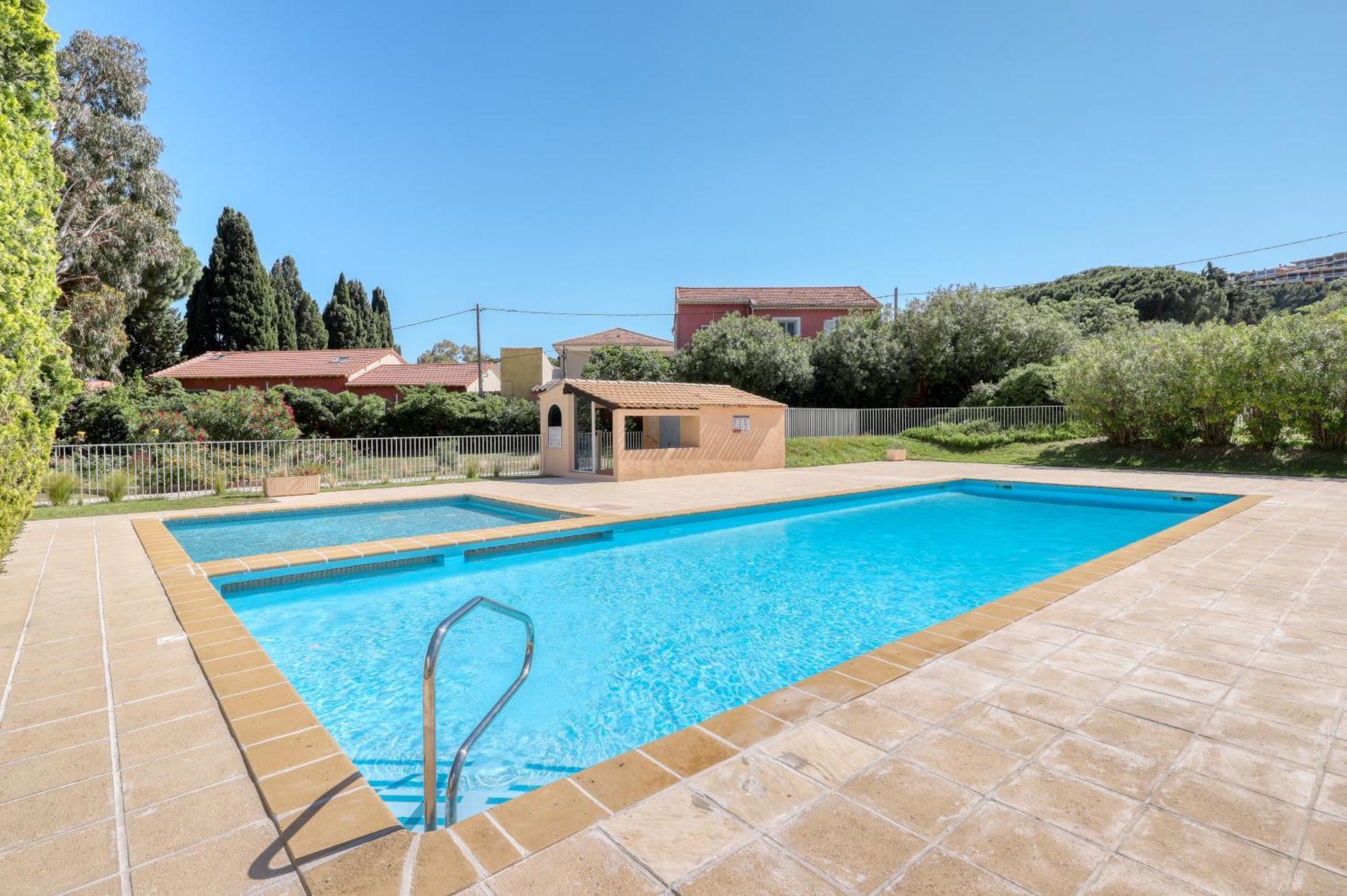 Magnificent Newly Renovated Close To Beach & Swimming Pool Le Lavandou Eksteriør bilde