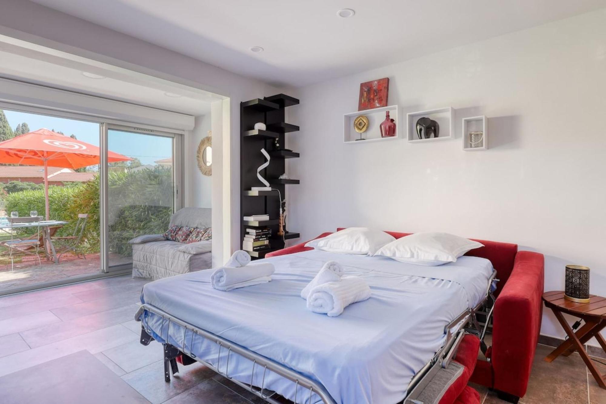 Magnificent Newly Renovated Close To Beach & Swimming Pool Le Lavandou Eksteriør bilde