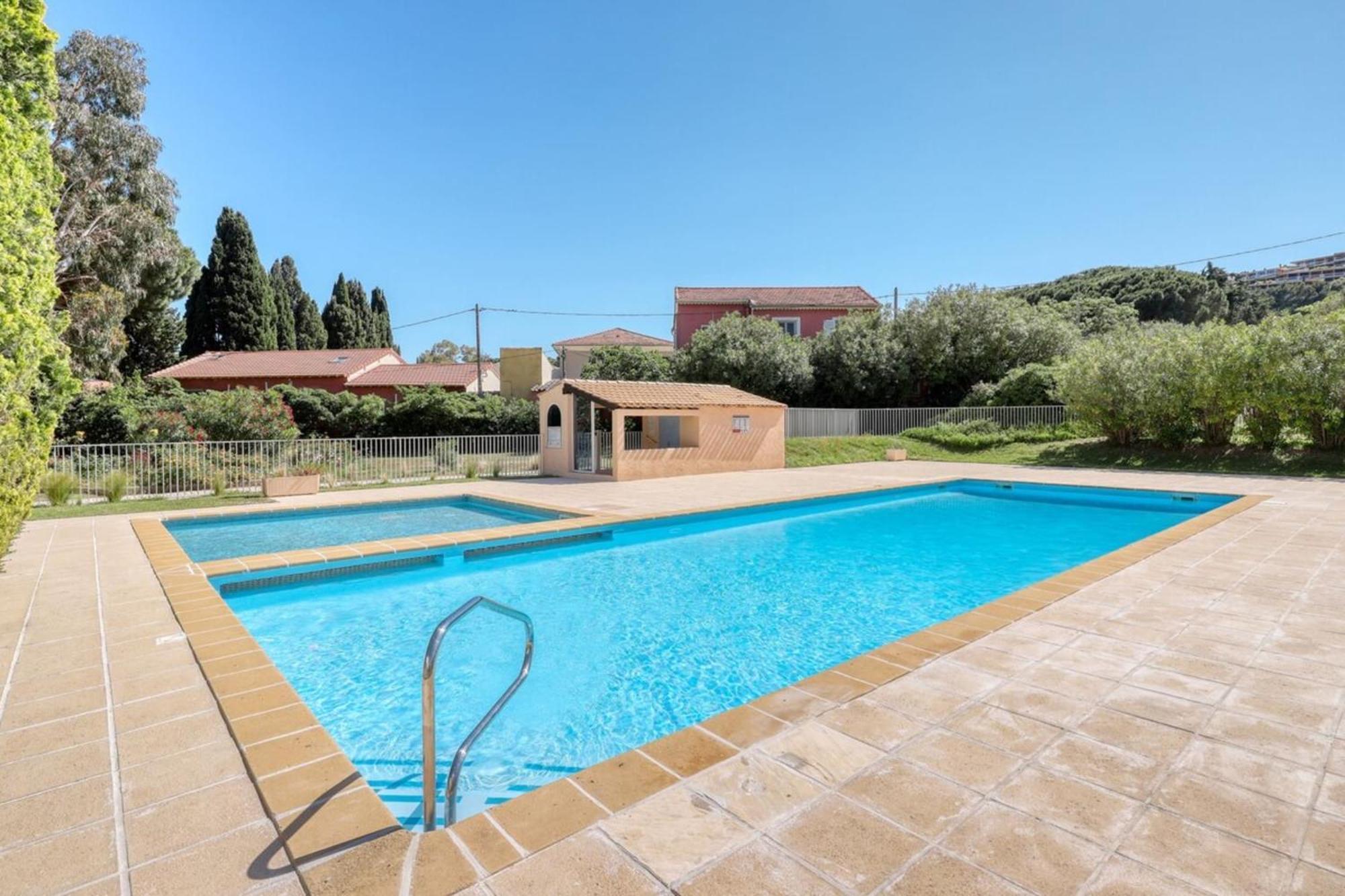 Magnificent Newly Renovated Close To Beach & Swimming Pool Le Lavandou Eksteriør bilde